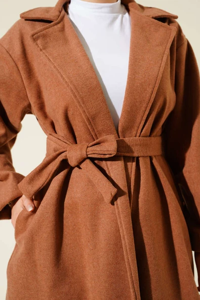 Cepli Kuşaklı Kruvaze Yaka Kaşe Kaban Latte - Resim 4