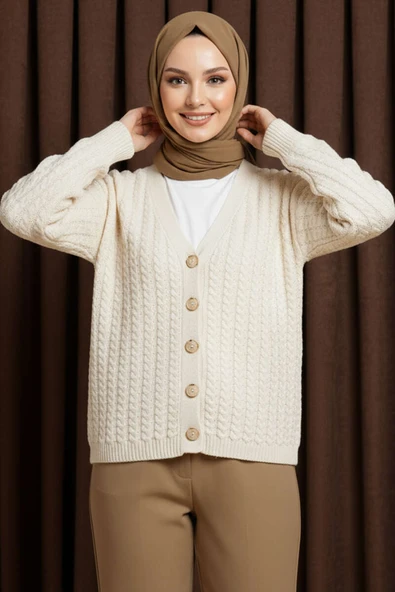 Saç Örgülü Düğmeli Triko Hırka Bej ürün görseli