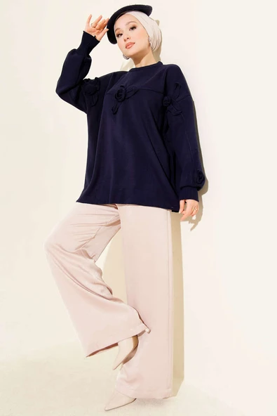 Çiçek İşlemeli Triko Kazak Lacivert - Resim 2