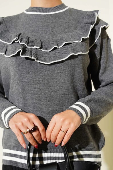 Önü Fırfırlı Triko Kazak Gri - Resim 4