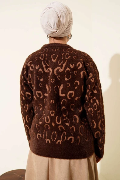 Leopar Desenli Sakallı Kazak Kahve Latte - Resim 3