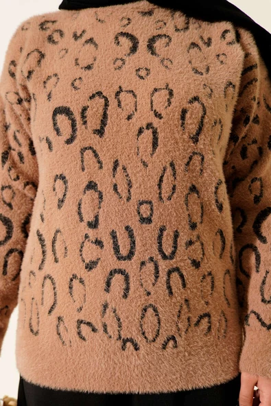 Leopar Desenli Sakallı Kazak Latte - Resim 4