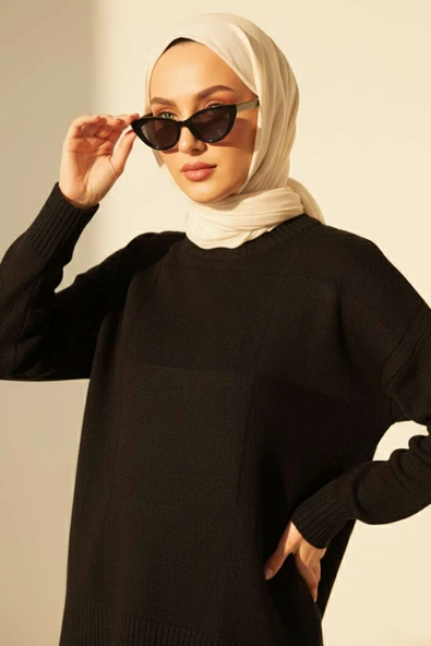 Kare Desenli Triko Kazak Siyah ürün görseli