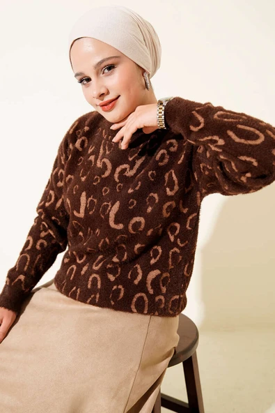 Leopar Desenli Sakallı Kazak Kahve Latte ürün görseli 1