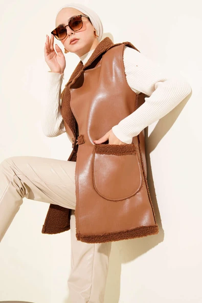 Çift Cepli Kürklü Deri Yelek Taba ürün görseli