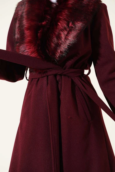 Yaka Kürklü Kuşaklı Uzun Kaban Bordo - Resim 4