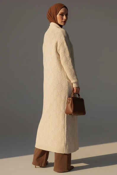 Şal Yaka Örgü Desenli Uzun Triko Hırka Bej - Resim 3