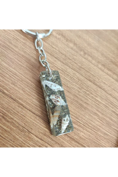 "I" HARFİ - Kıyı Esintisi Harf Anahtarlık (A–Z) – Gerçek Deniz Kabuğu, Kum ve Şeffaf Epoksi– El Yap ürün görseli