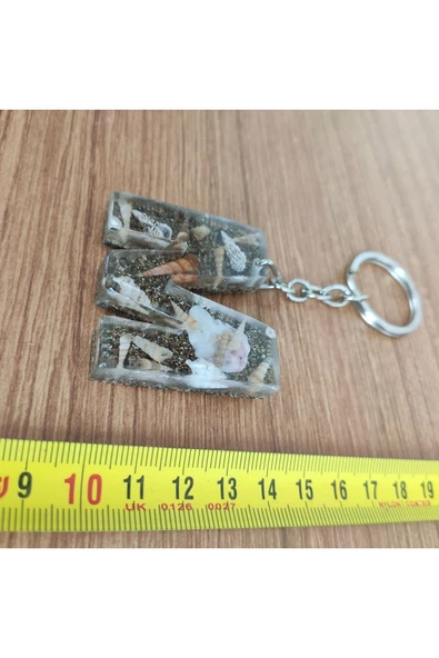 "M" HARFİ - Kıyı Esintisi Harf Anahtarlık (A–Z) – Gerçek Deniz Kabuğu, Kum ve Şeffaf Epoksi– El Yap - Resim 4