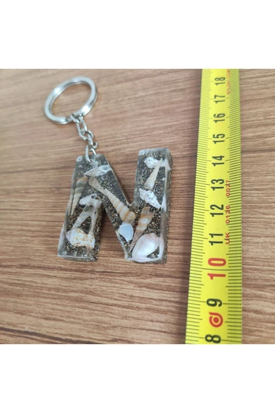 "N" HARFİ - Kıyı Esintisi Harf Anahtarlık (A–Z) – Gerçek Deniz Kabuğu, Kum ve Şeffaf Epoksi– El Yap - Resim 3