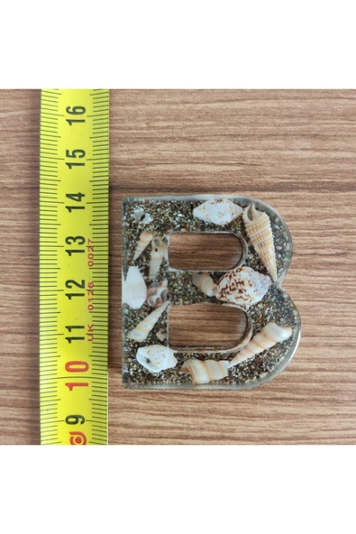 "B" HARFİ - Kıyı Esintisi Harf Anahtarlık (A–Z) – Gerçek Deniz Kabuğu, Kum ve Şeffaf Epoksi– El Yap ürün görseli