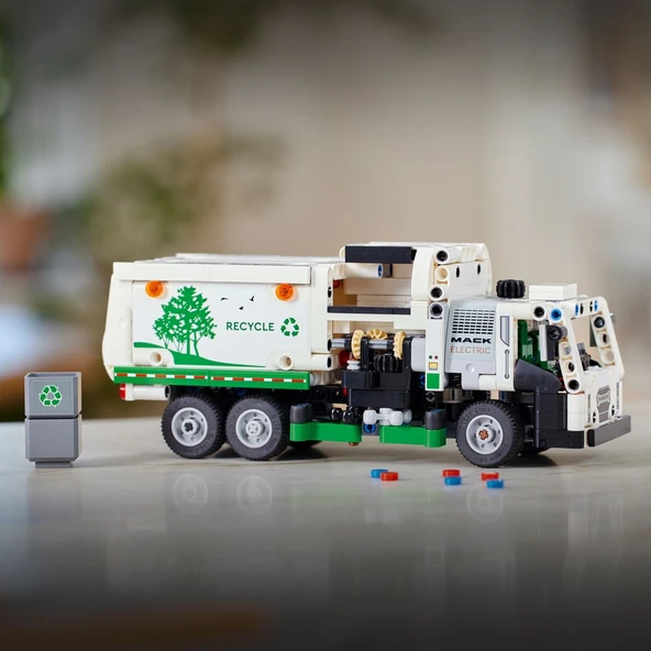 LEGO 42167 Technic Mack LR Electric Çöp Kamyonu - 8