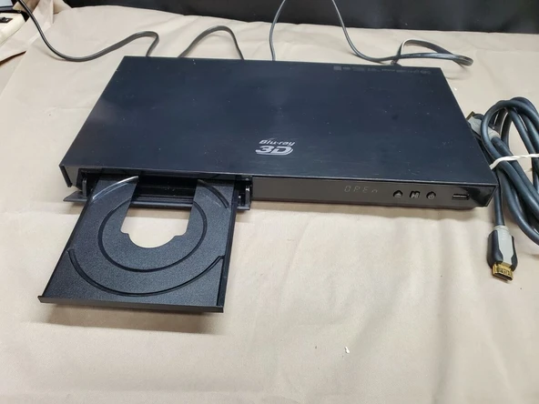 SAMSUNG BD-E6100 3D Full HD BLURAY PLAYER,Smart Hub, HDMI,USB,DLNA, Dahili Wifi  YENİLENMİŞ 2. EL ÜRÜN