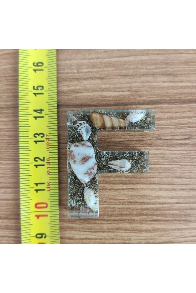 "F" HARFİ - Kıyı Esintisi Harf Anahtarlık (A–Z) – Gerçek Deniz Kabuğu, Kum ve Şeffaf Epoksi– El Yap - Resim 2