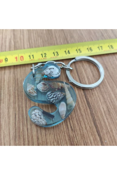 "S" HARFİ - Açık Mavi Deniz Epoksi Harf Anahtarlık – Gerçek Deniz Kabuğu, El Yapımı, Benzersiz - Resim 3