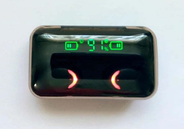 Castu F9-5 Ledli Kulak içi Kavuçuklu Bluetooth Kulaklık - Resim 3