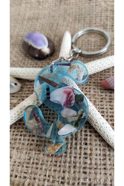 "Ş" HARFİ - Açık Mavi Deniz Epoksi Harf Anahtarlık – Gerçek Deniz Kabuğu, El Yapımı, Benzersiz - Resim 2