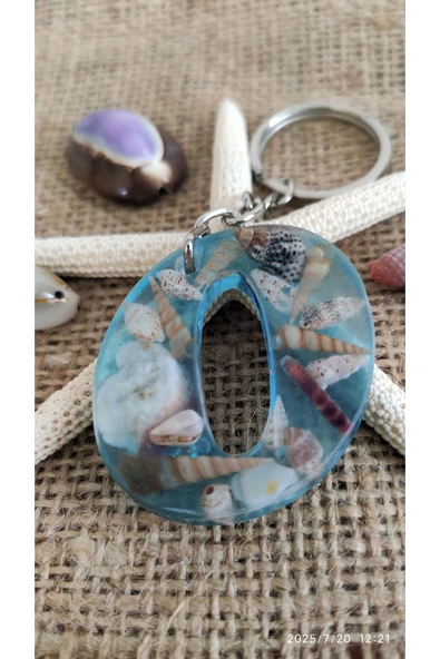 "O" HARFİ - Açık Mavi Deniz Epoksi Harf Anahtarlık – Gerçek Deniz Kabuğu, El Yapımı, Benzersiz **Çe - Resim 2