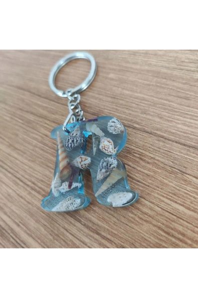 "R" HARFİ - Açık Mavi Deniz Epoksi Harf Anahtarlık – Gerçek Deniz Kabuğu, El Yapımı, Benzersiz ürün görseli