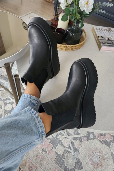 OPS 075 6333 Topukla Kadın Hakiki Deri Yanları Lastikli Kalın Tabanlı Bot - Resim 3