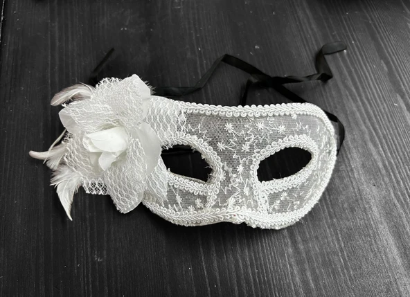 Tüllü Çiçekli Lüks Plastik Maske Beyaz - Resim 2