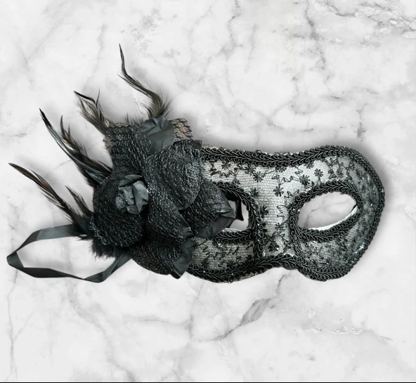 Tüllü Çiçekli Lüks Plastik Maske Siyah ürün görseli