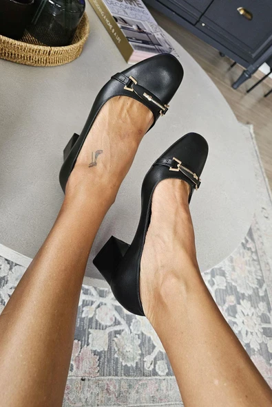 10 755 Topukla Kadın Kalın Topuklu Toka Detaylı Ayakkabı - Resim 10