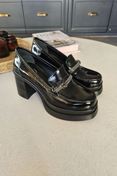 OPS 022 02405 Topukla Kadın Hakiki Deri TaşTokalı Kalın Topuklu Ayakkabı - Resim 3