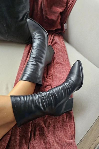 0PS 019 201 Topukla Kadın Kalın Topuklu Yarım Çizme ürün görseli