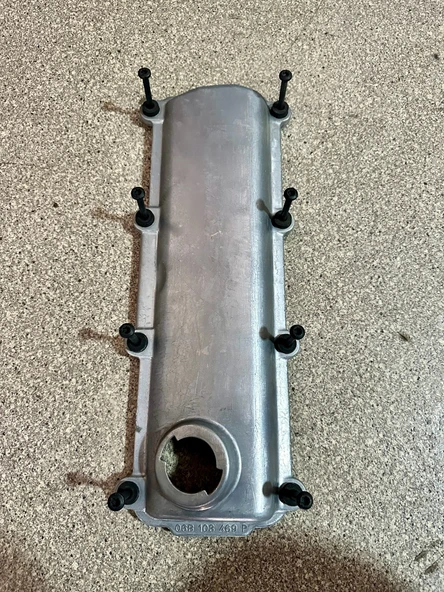 ORJİNAL KÜLBÜTÖR KAPAĞI  GOLF 4 BORA  1.6 AVU BFQ 06B103469P ürün görseli