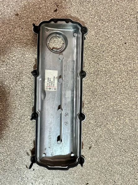 ORJİNAL KÜLBÜTÖR KAPAĞI  GOLF 4 BORA  1.6 AVU BFQ 06B103469P - Resim 2