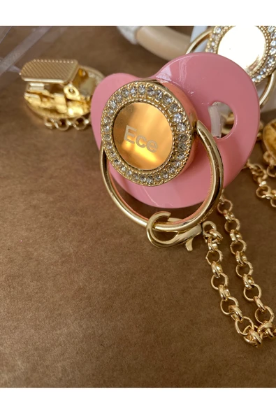 Altın Kaplama İsimli Zirkon Taşlı Silikon Emzik Seti (0-6 Ay) – Damaklı & Kişiye Özel Pembe - 3