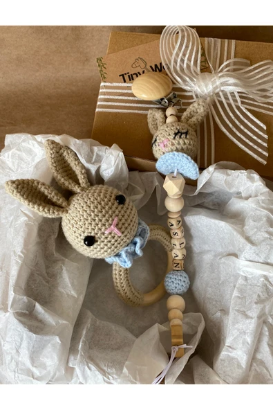 Organik Yeni Doğan Bebek İsimli Emzik Askısı Hediye Seti, Yenidoğan Hoşgeldin Bebek Hediye Kutusu - 3