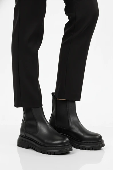 Ayakmod Siyah Cilt Kürklü Kolay Giyilebilir Kaymaz Kadın Chelsea Bot 473093 Z