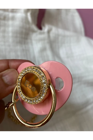 Altın Kaplama İsimli Zirkon Taşlı Silikon Emzik Seti (0-6 Ay) – Damaklı & Kişiye Özel Pembe - 4