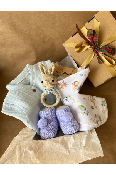 Organik Müslin Tulumlu Bebek Hediye Seti | Amigurumi Çıngıraklı
