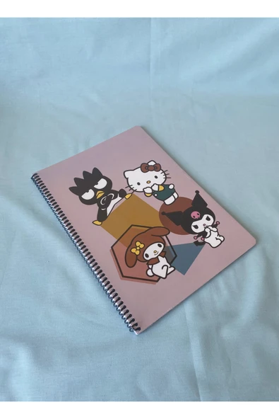 Hello Kitty and Friends Lisanslı A4 Çizgili 80 Yaprak Spiralli Karton Kapak Okul Defteri