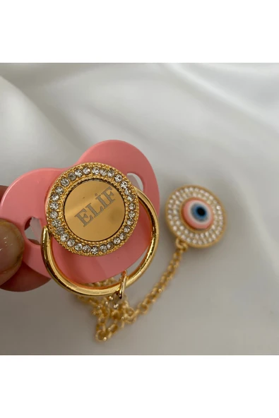 Altın Kaplama Nazar Boncuklu İsimli Emzik Zinciri Seti – Kişiye Özel Zirkon Taşlı Bebek Emziği