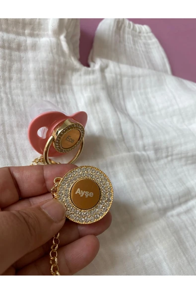 Altın Kaplama İsimli Zirkon Taşlı Silikon Emzik Seti (0-6 Ay) – Damaklı & Kişiye Özel Pembe - 2