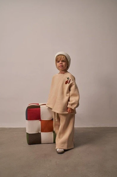 Bej Omuz Nakışlı Asimetrik Detaylı Alt Üst Takım ürün görseli