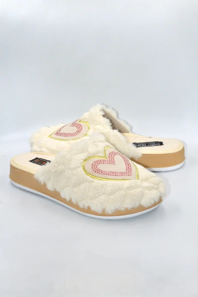 Kadın Beyaz Kalpli Kışlık Ev Terliği - 4