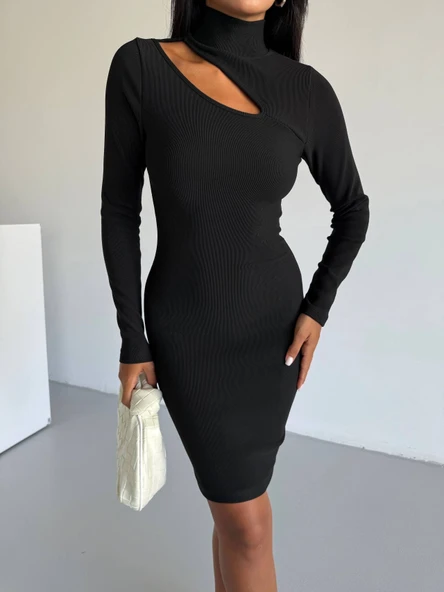 Boğazlı gögüs dekolteli elbise siyah - 10