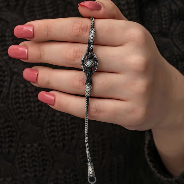 Gümüş Kazaziye Örgü Bileklik ürün görseli