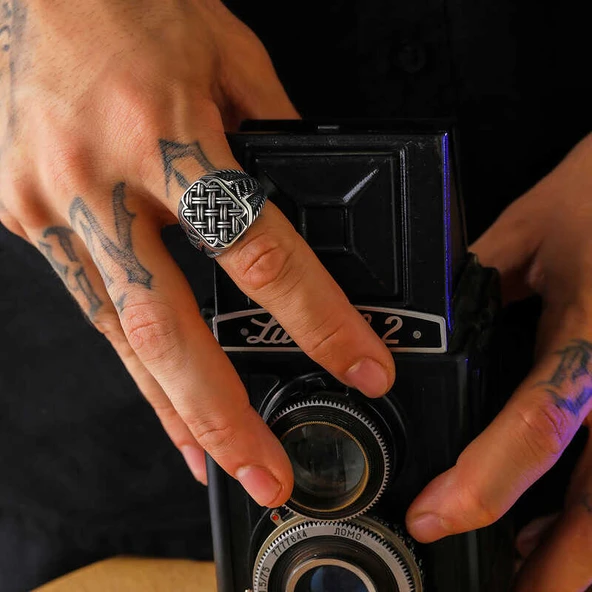 Gümüş Desenli Erkek Yüzük - Resim 2