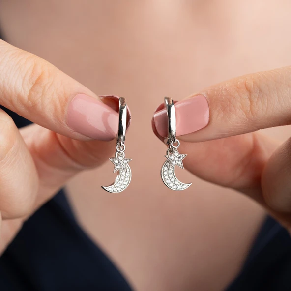 925 Ayar Gümüş Ay ve Yıldız Sallantı Küpe ürün görseli