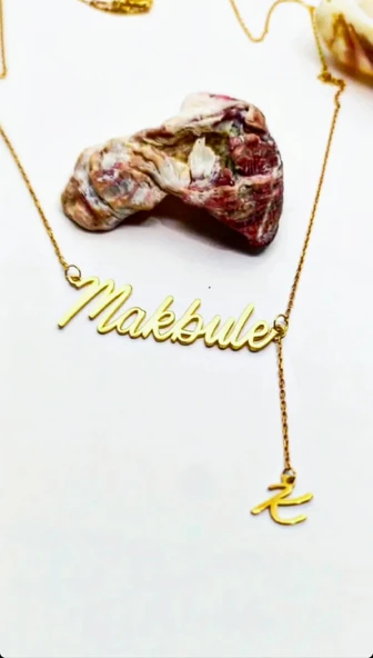 İSİMLİ KOLYE SALLANAN DESEN VEYA SOY İSİM HARFLİ ürün görseli