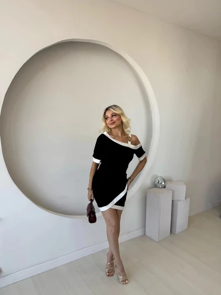 MDB Kadın Kısa Kollu Asimetrik Kesim Yaka şerit Ve Aksesuar Detaylı odal Elbise - Resim 4