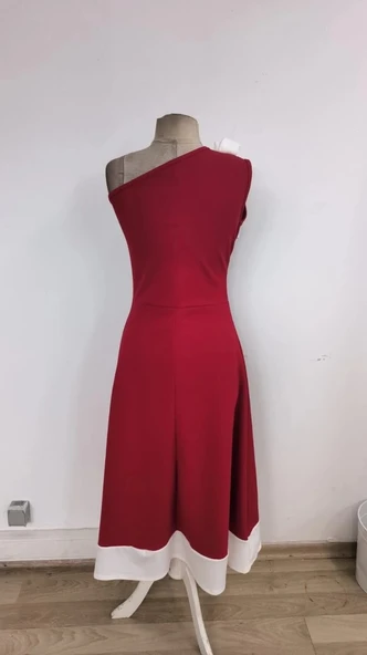 MDB Kadın Tek Omuzu Açık Omuzlardan Kurdela Detaylı çift Renkli Ithal Krep Elbise - Resim 5