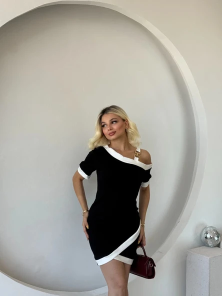 MDB Kadın Kısa Kollu Asimetrik Kesim Yaka şerit Ve Aksesuar Detaylı odal Elbise - Resim 7