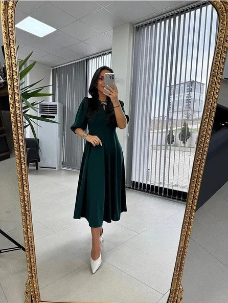 MDB Kadın Kısa Kollu Bisiklet Yaka Fiyonk Broşlu Midi Janjan Krep Elbise ürün görseli 1